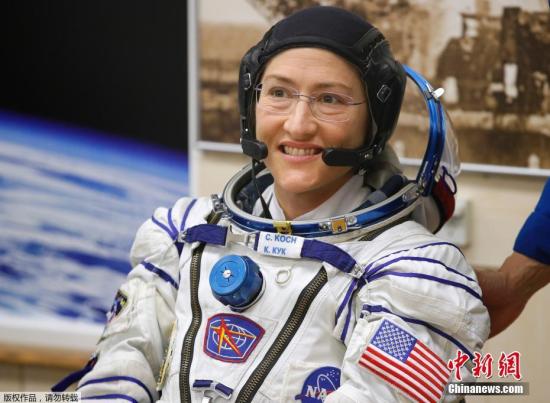 资料图：美国宇航员科赫打破纪录，成为在单次飞行在太空中停留时间最长的女性。